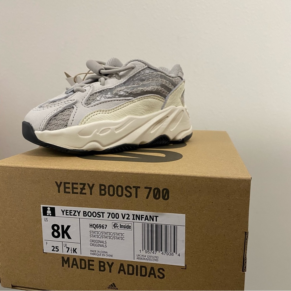 Adidas Yeezy 700 “Static” infant / baby / toddler size 8k